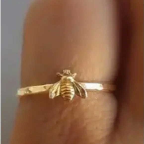 18k Gold plated Bee Ring. Sz 6,7,8,9,10 available NWT - Picture 4 of 4